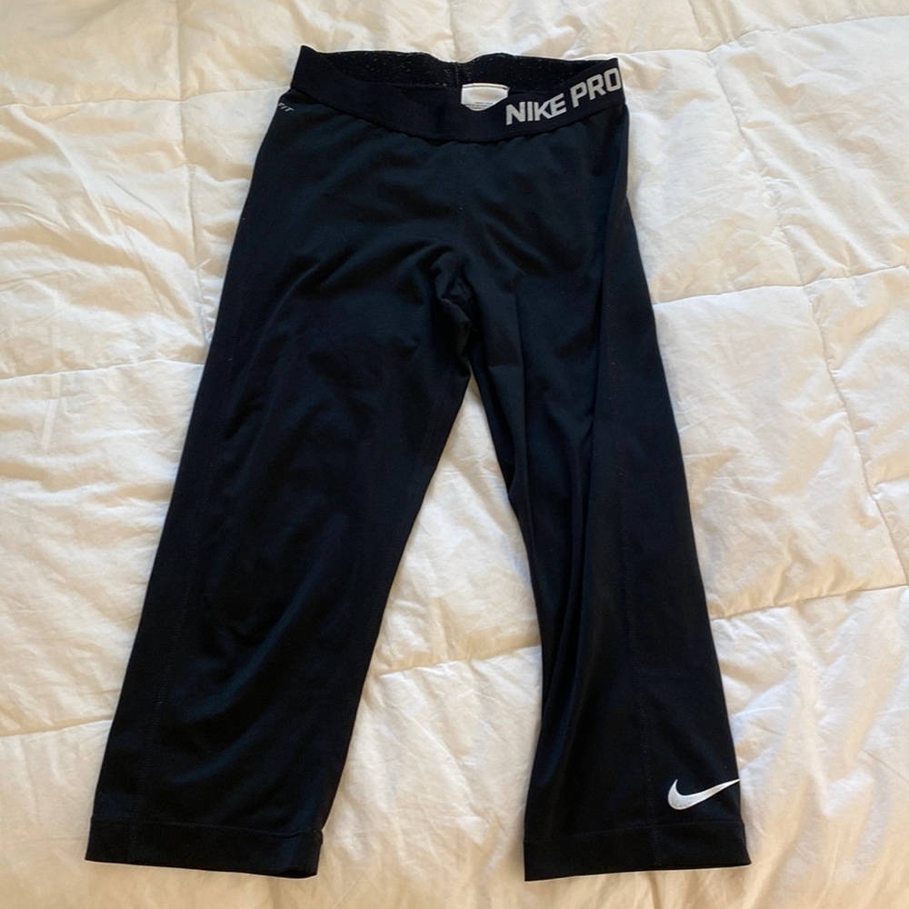 NIKE PRO BLACK CAPRI CROPPED LEGGINGS